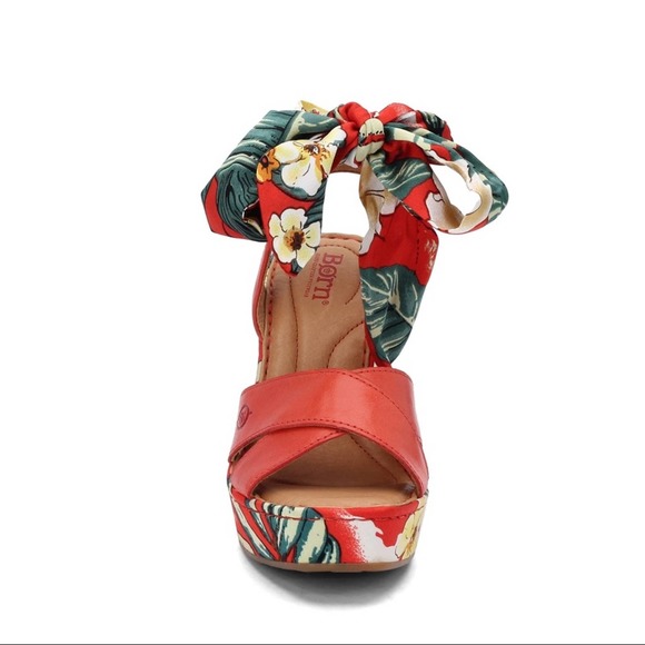 NEW Born Salton Sandals in Red sz 9 - Picture 2 of 14